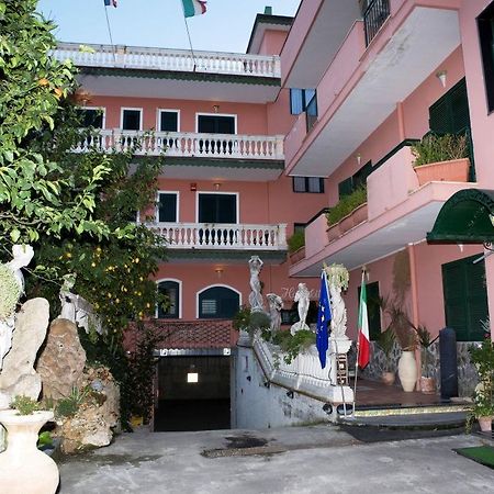 Hotel Sottovento Sant'Egidio del Monte Albino Eksteriør billede