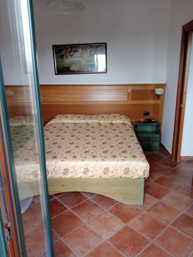 Hotel Sottovento Sant'Egidio del Monte Albino Eksteriør billede