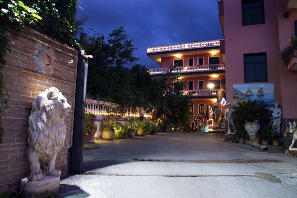 Hotel Sottovento Sant'Egidio del Monte Albino Eksteriør billede