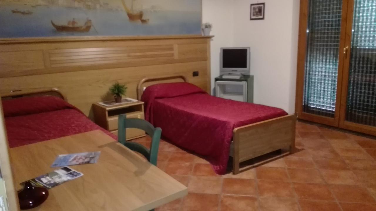 Hotel Sottovento Sant'Egidio del Monte Albino Eksteriør billede