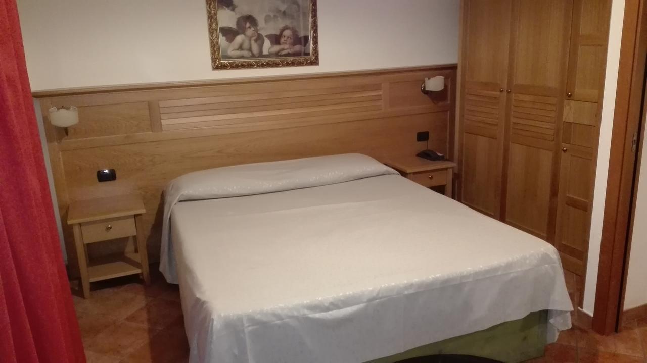 Hotel Sottovento Sant'Egidio del Monte Albino Eksteriør billede